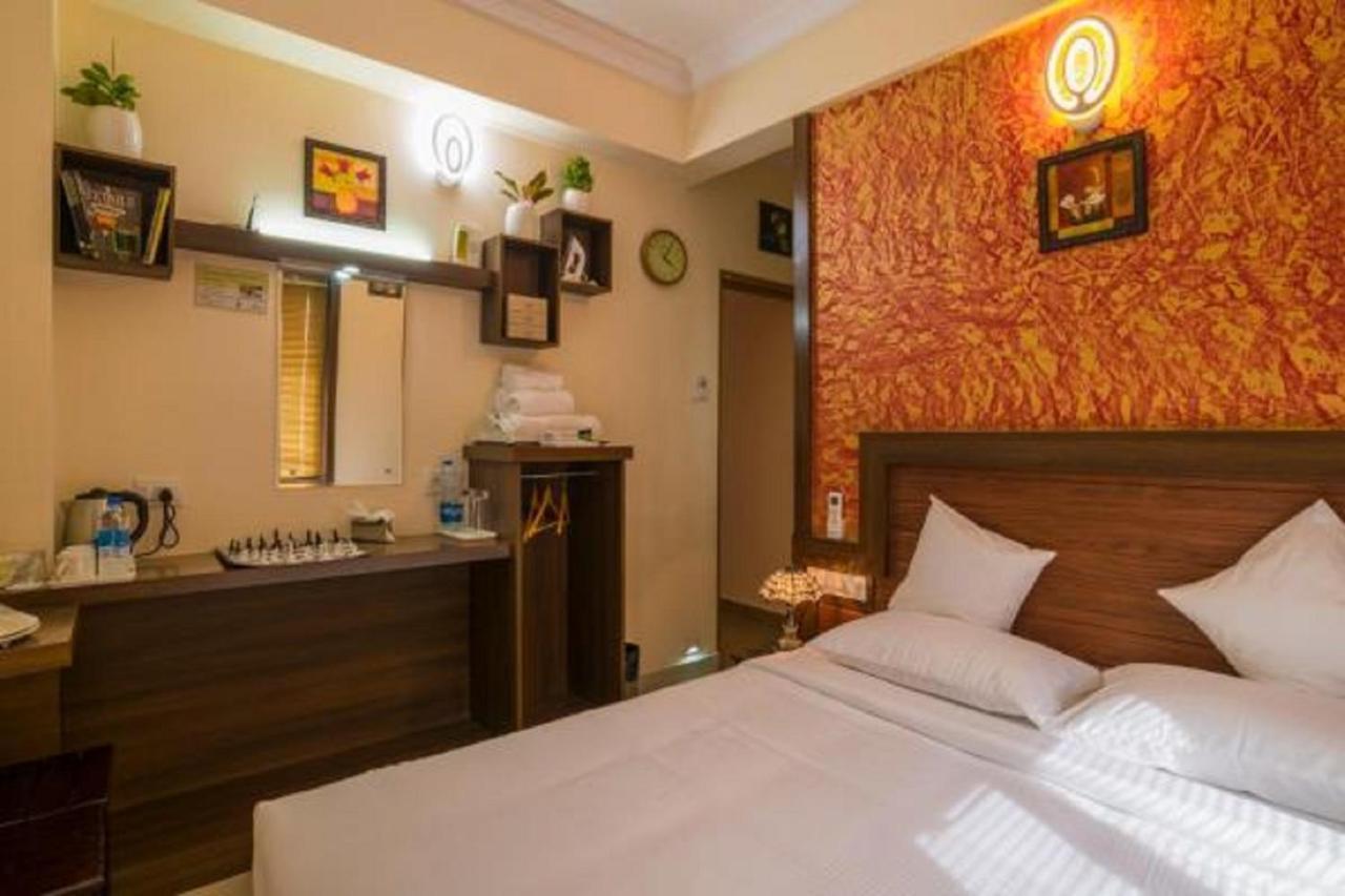 Hotel Blue Bell Cochin Airport